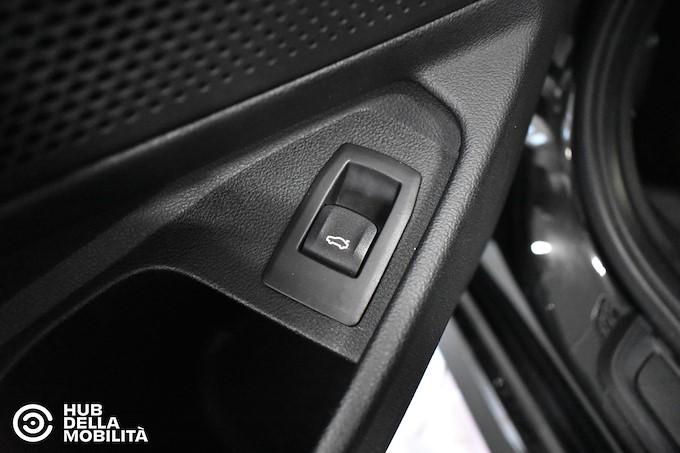 BMW 320d 48V Touring Business Advantage